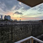 Apartamento en la ciudad amurallada cerca de todo