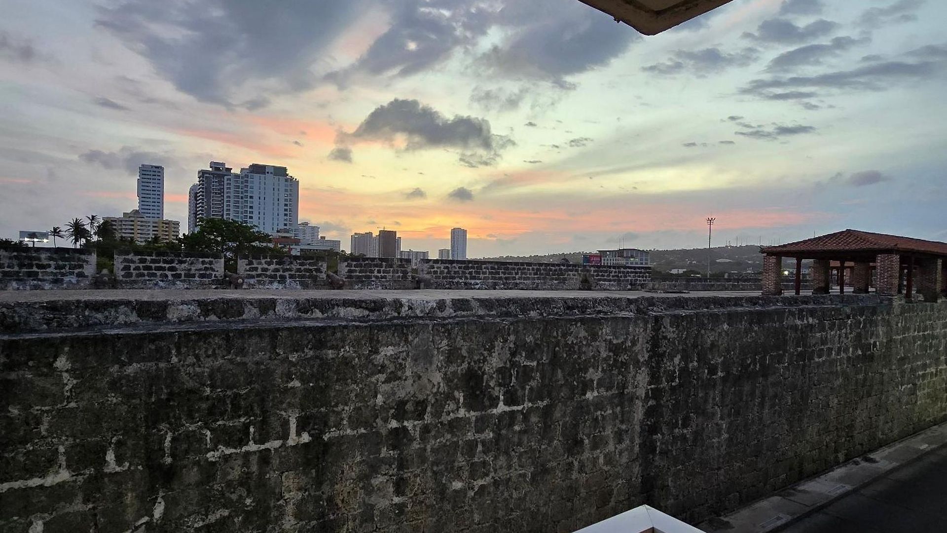 Apartamento En La Ciudad Amurallada Cerca De Todo *