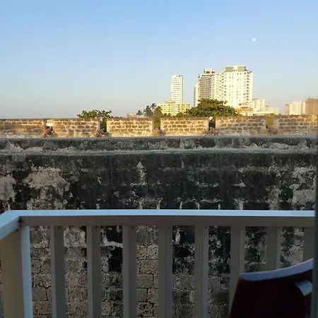 Apartamento En La Ciudad Amurallada Cerca De Todo *