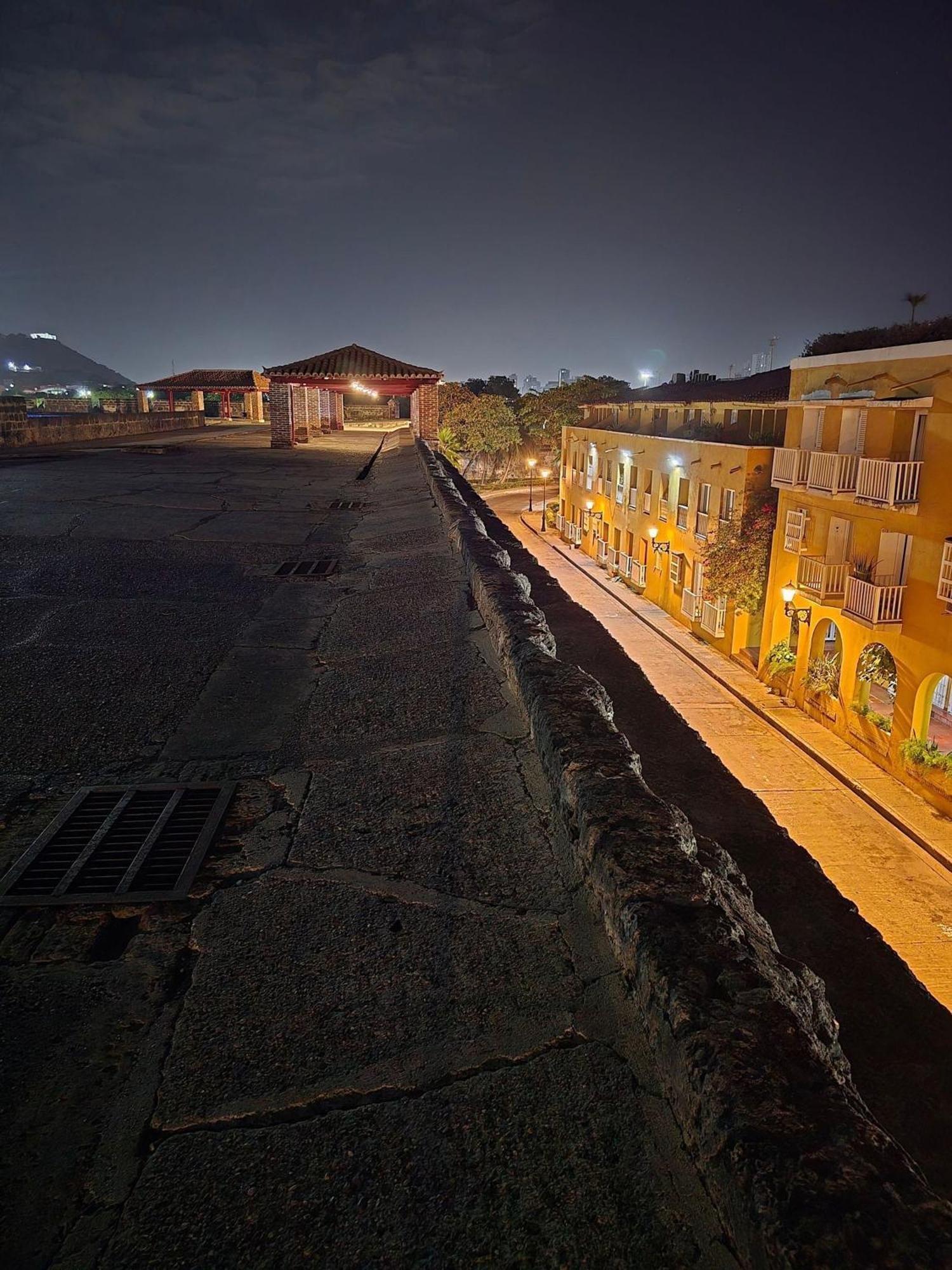 Apartamento En La Ciudad Amurallada Cerca De Todo *