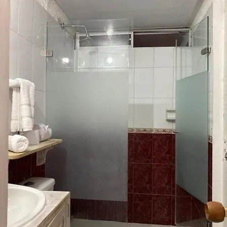 En La Ciudad Amurallada Cerca De Todo